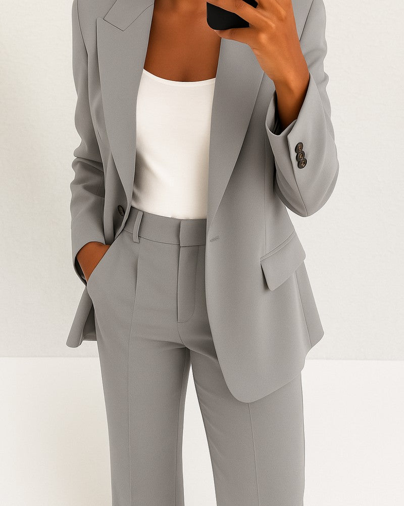 color:gray